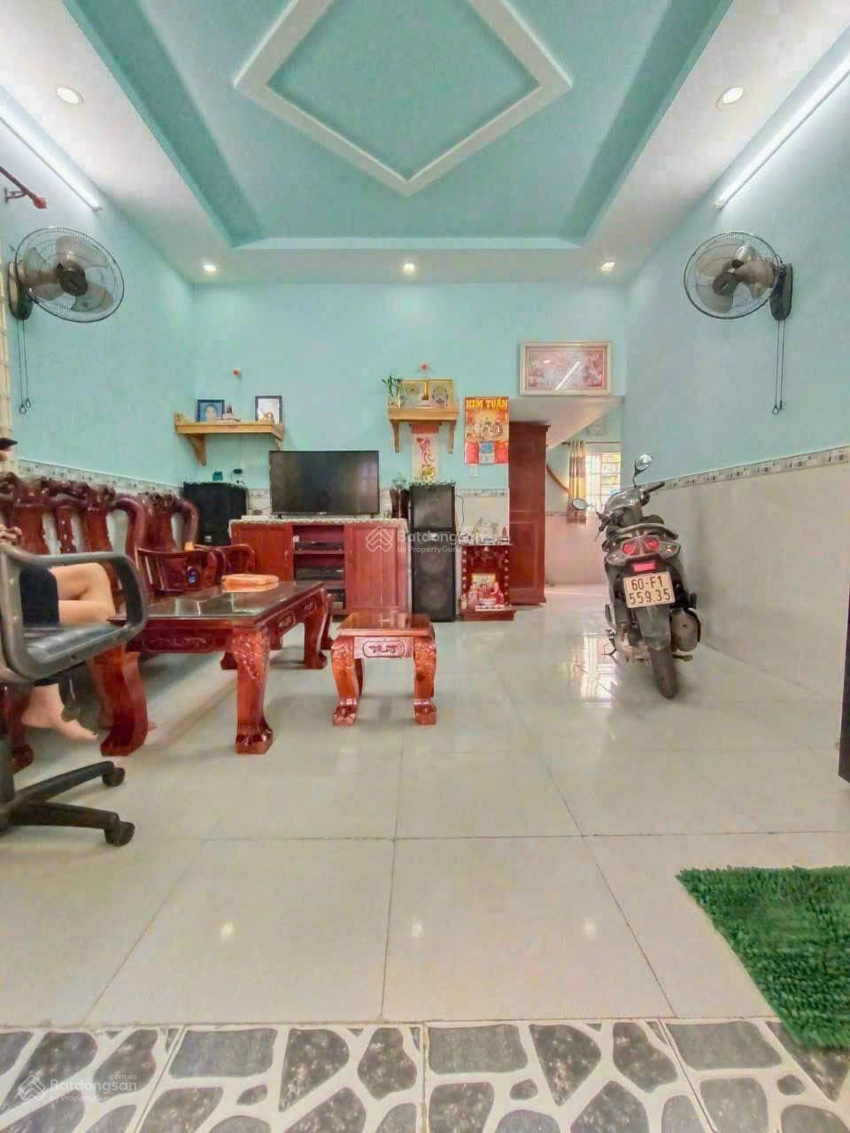 Chủ gửi bán nhà cấp 4 có gác P. Bửu Hòa ngay chân cầu Bửu Hòa, 56m2 sổ riêng thổ cư 100%, hẻm 3 gác