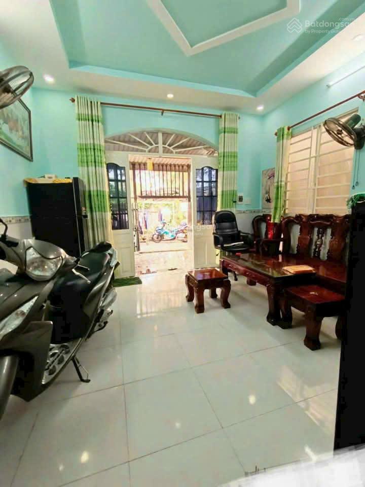 Chủ gửi bán nhà cấp 4 có gác P. Bửu Hòa ngay chân cầu Bửu Hòa, 56m2 sổ riêng thổ cư 100%, hẻm 3 gác