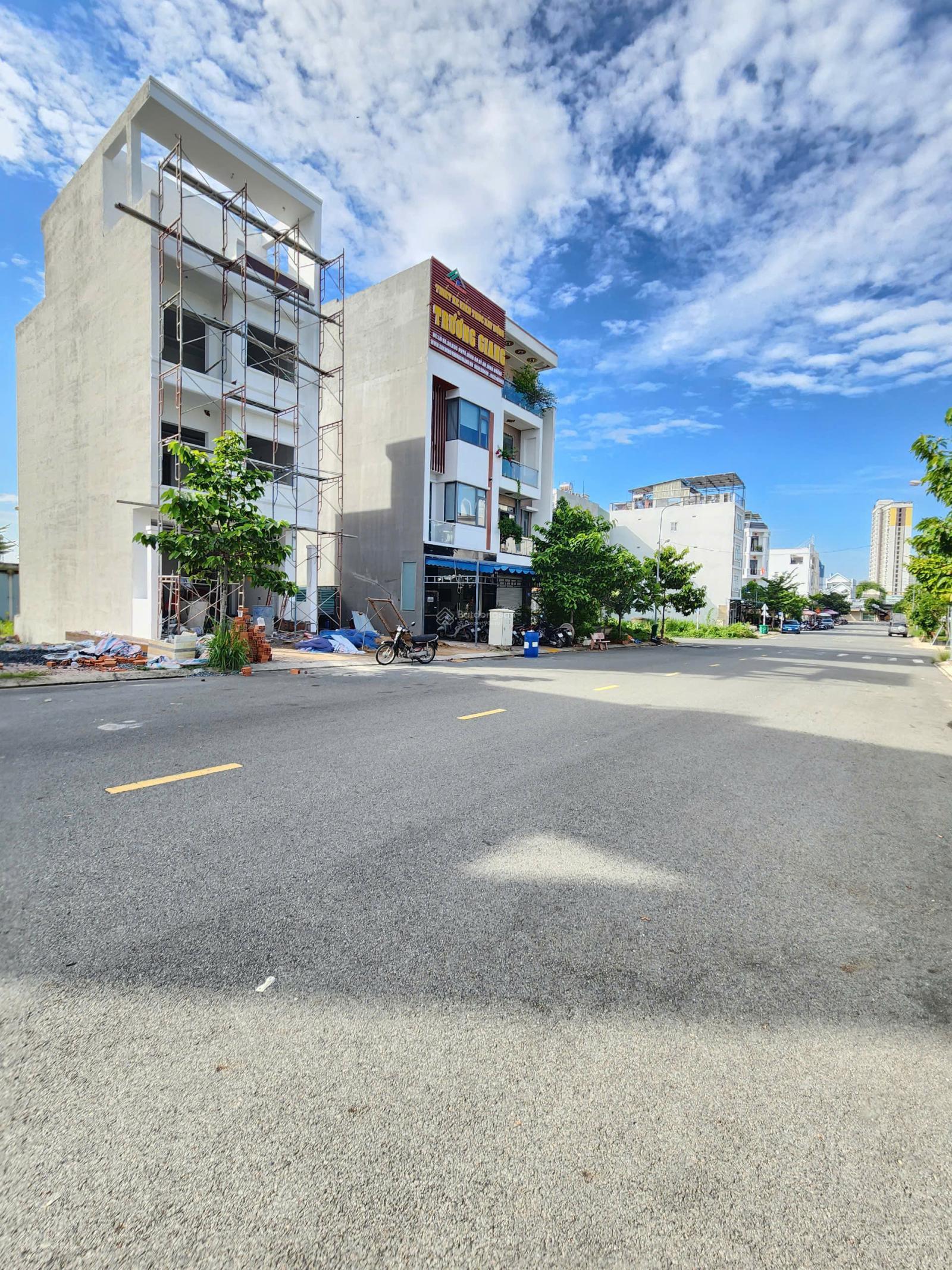 Bán đất MT trục chính KDC Phú Hồng Thịnh 6 gần Làng Đại Học Thủ Đức, P. Bình An TP. Dĩ An