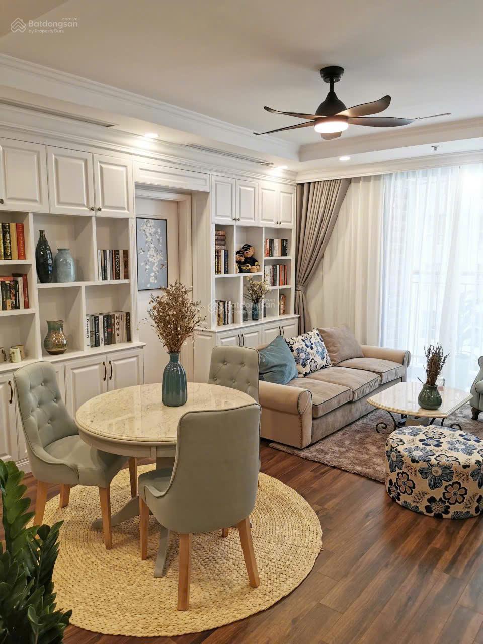 Cần tiền gấp bán ngay 2PN 68M2 BC THOÁNG MÁT, GIÁ 6T300 LH:0964 862 *** E Nhung