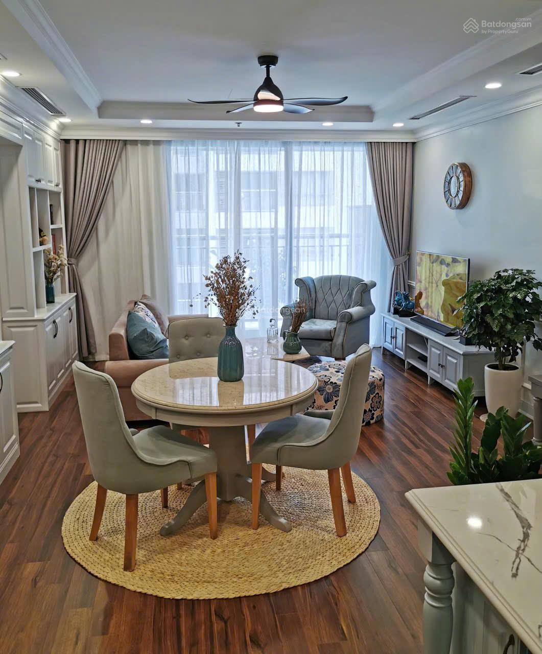 Cần tiền gấp bán ngay 2PN 68M2 BC THOÁNG MÁT, GIÁ 6T300 LH:0964 862 *** E Nhung