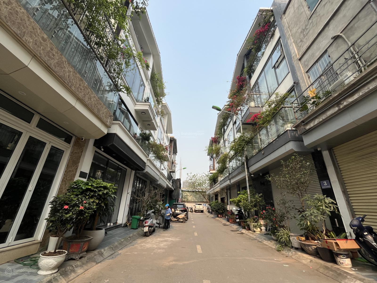 Bán gấp liền kề IEC Tứ Hiệp Thanh Trì kinh doanh đỉnh cực thoáng mát vị trí đẹp 60m2 5 tầng 16,9 tỷ