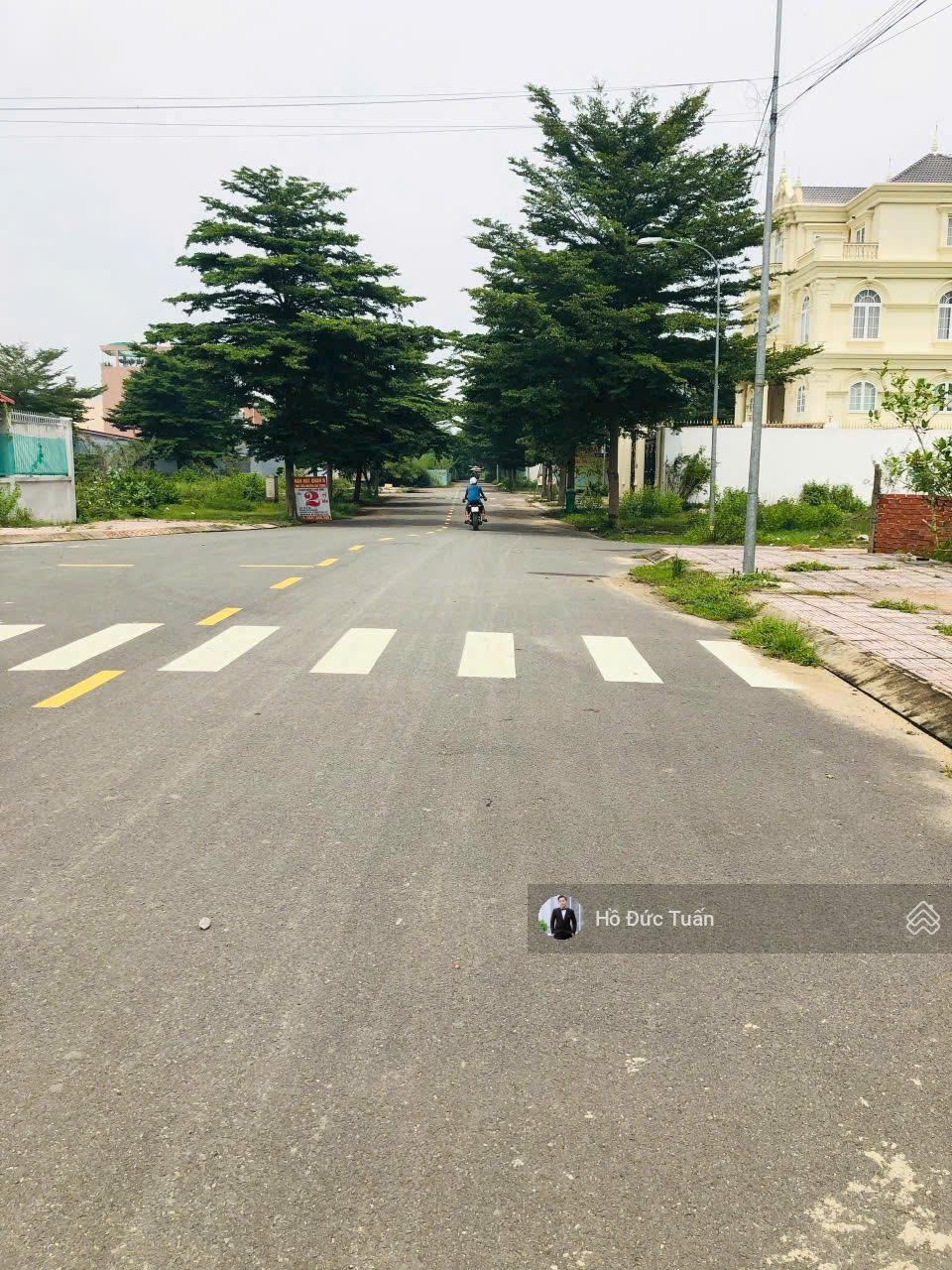 Bán lô đất 160m2 giá tốt thuộc dự án Thời Báo Kinh Tế, Phú Hữu, Quận 9 Bán lô đất 160m2 giá tốt thuộc dự án Thời Báo Kinh Tế, Phú Hữu, Quận 9