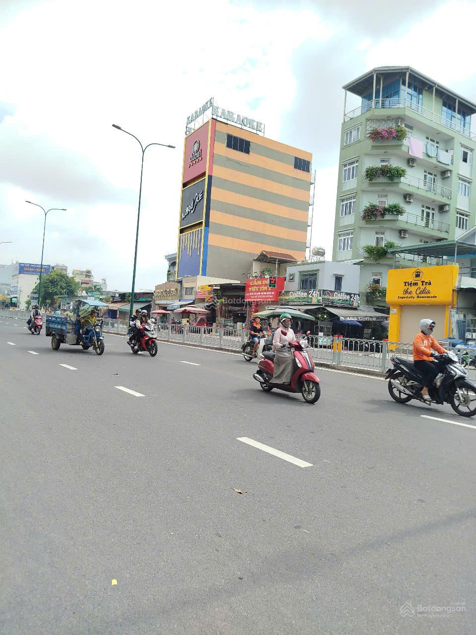 Cần bán gấp building mặt tiền Dương Quảng Hàm, 12x50m, hầm 8 lầu, chỉ 120 tỷ