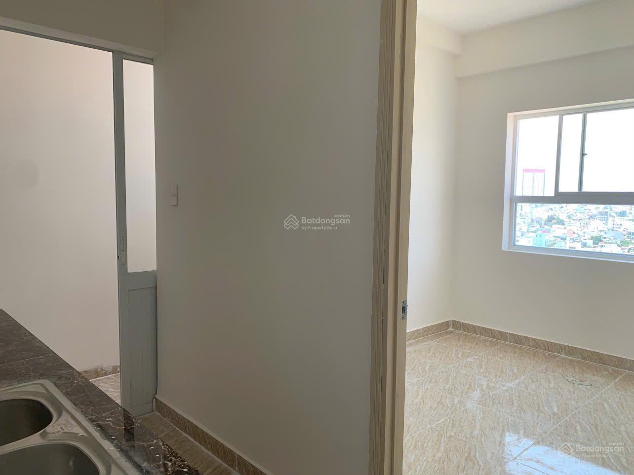 Bán căn hộ chung cư Hoàng Quân 59m2 2 phòng ngủ, 2WC giá 1,35 tỷ
