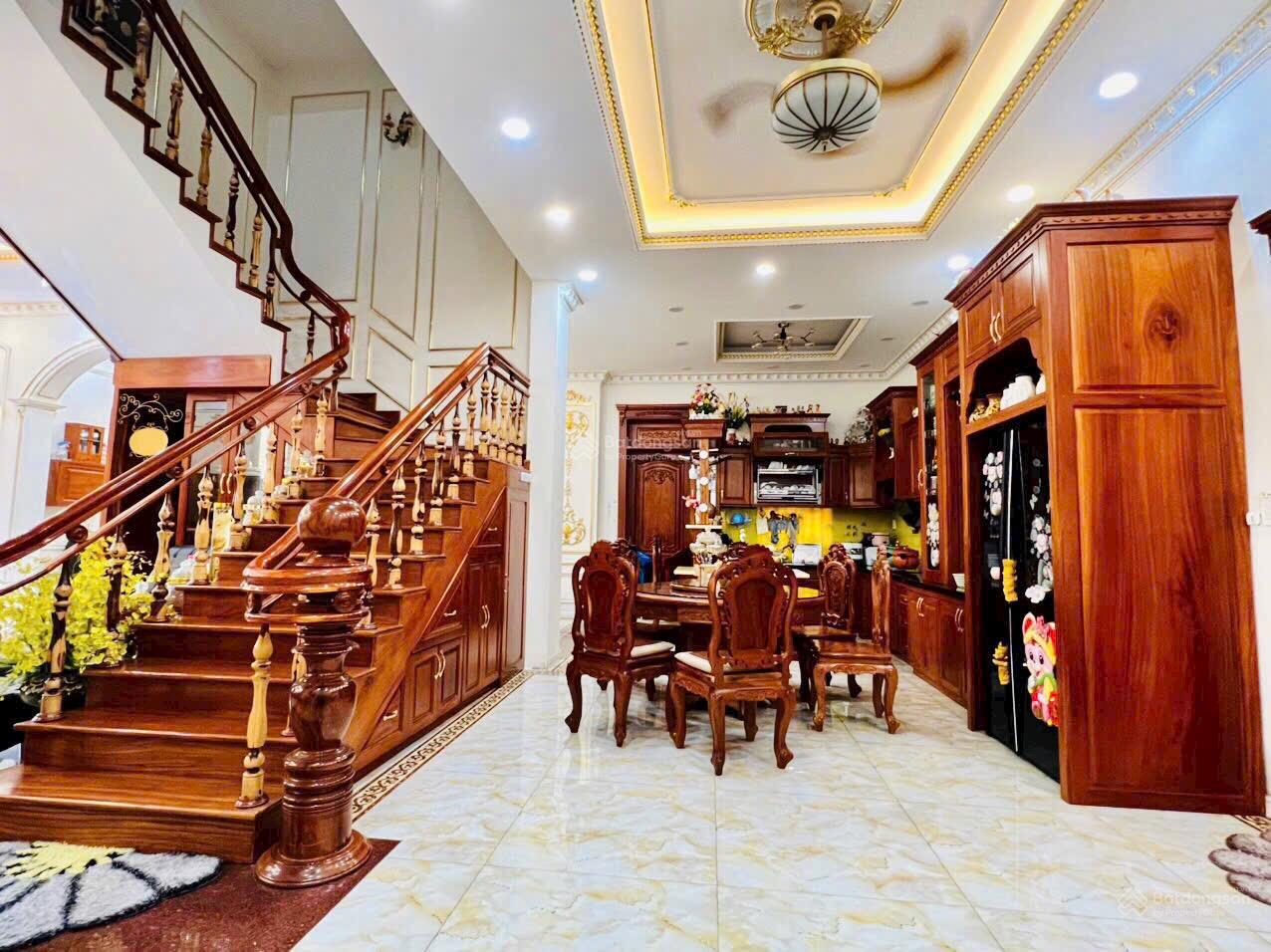 Siêu phẩm! Biệt thự góc 2MT Cityland P10 Gò Vấp. DT: 11x20m nở hậu, nhà full nội thất gỗ cao cấp Siêu phẩm! Biệt thự góc 2MT Cityland P10 Gò Vấp. DT: 11x20m nở hậu, nhà full nội thất gỗ cao cấp