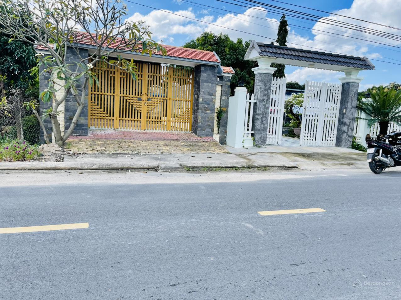 Bán đất tặng nhà đẹp xịn xò với 180m2, tại Xã Cam Hải Tây, Cam Lâm, Khánh Hòa. LH: 0901 161 ***