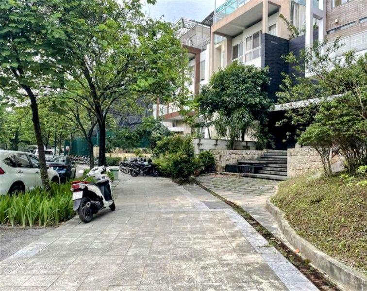 Bảng hàng biệt thự Vip khu đô thị Ciputra giá từ 47 tỷ đến 228 tỷ. LH 0962 419 ***