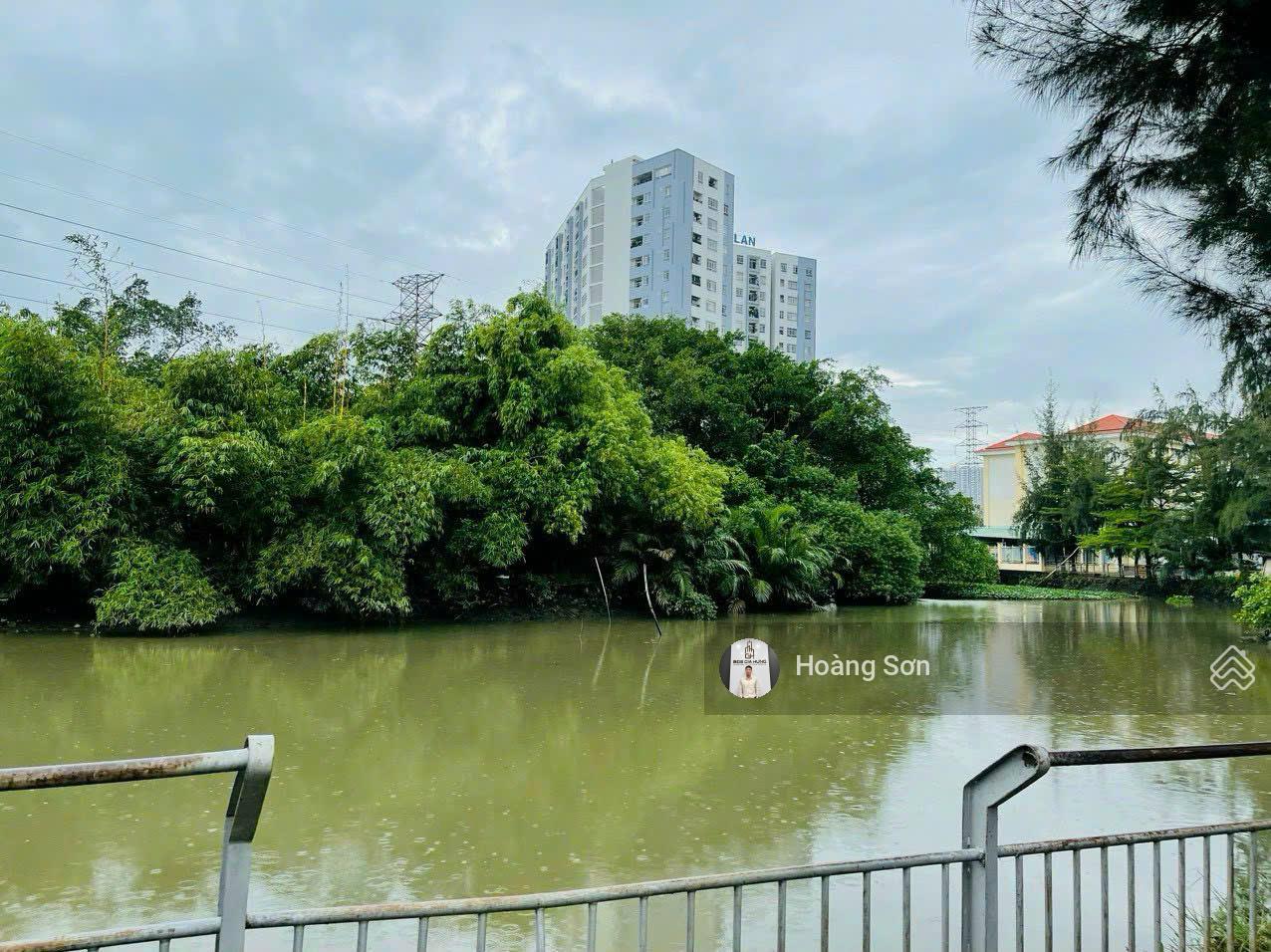 Cần bán lô đất 8x20m KDC Phú Thuận, Quận 7, gần Phú Mỹ Hưng 800m