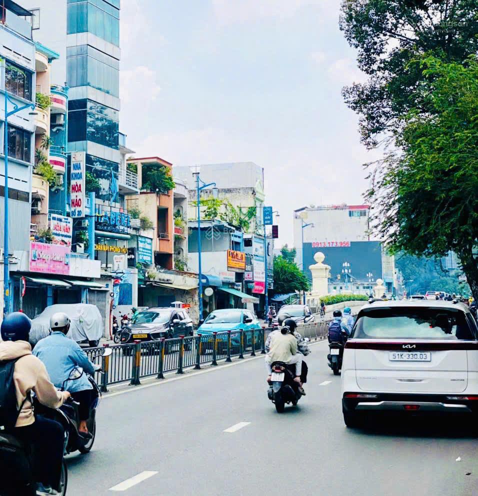 Ngộp giảm 2 tỷ! Bán nhanh nhà mặt tiền kinh doanh siêu hiếm P. 1 giáp Q. 1 - chỉ nhỉnh 8 tỷ