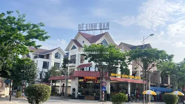 BÁN BIỆT THỰ GÓC 3 MẶT ĐƯỜNG KĐT THÀNH PHỐ GIAO LƯU - SỔ ĐỎ - VỊ TRÍ ĐẮT GIÁ - GIÁ TỐT NHẤT KHU VỰC