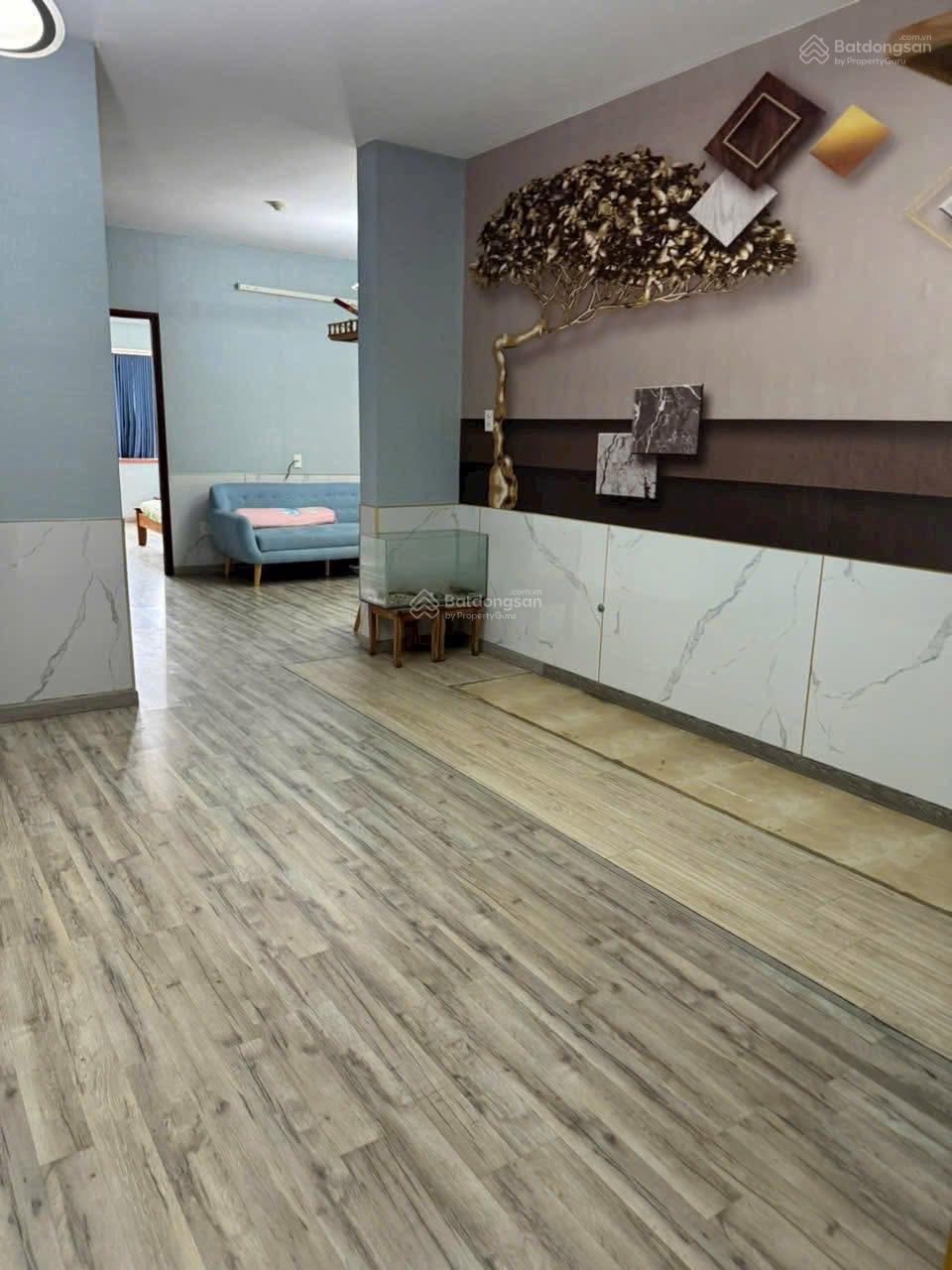 Bán căn góc Saigonres 82m2, 2PN, 2WC giá 2,7 tỷ. Call 0989 116 *** mr Hà
