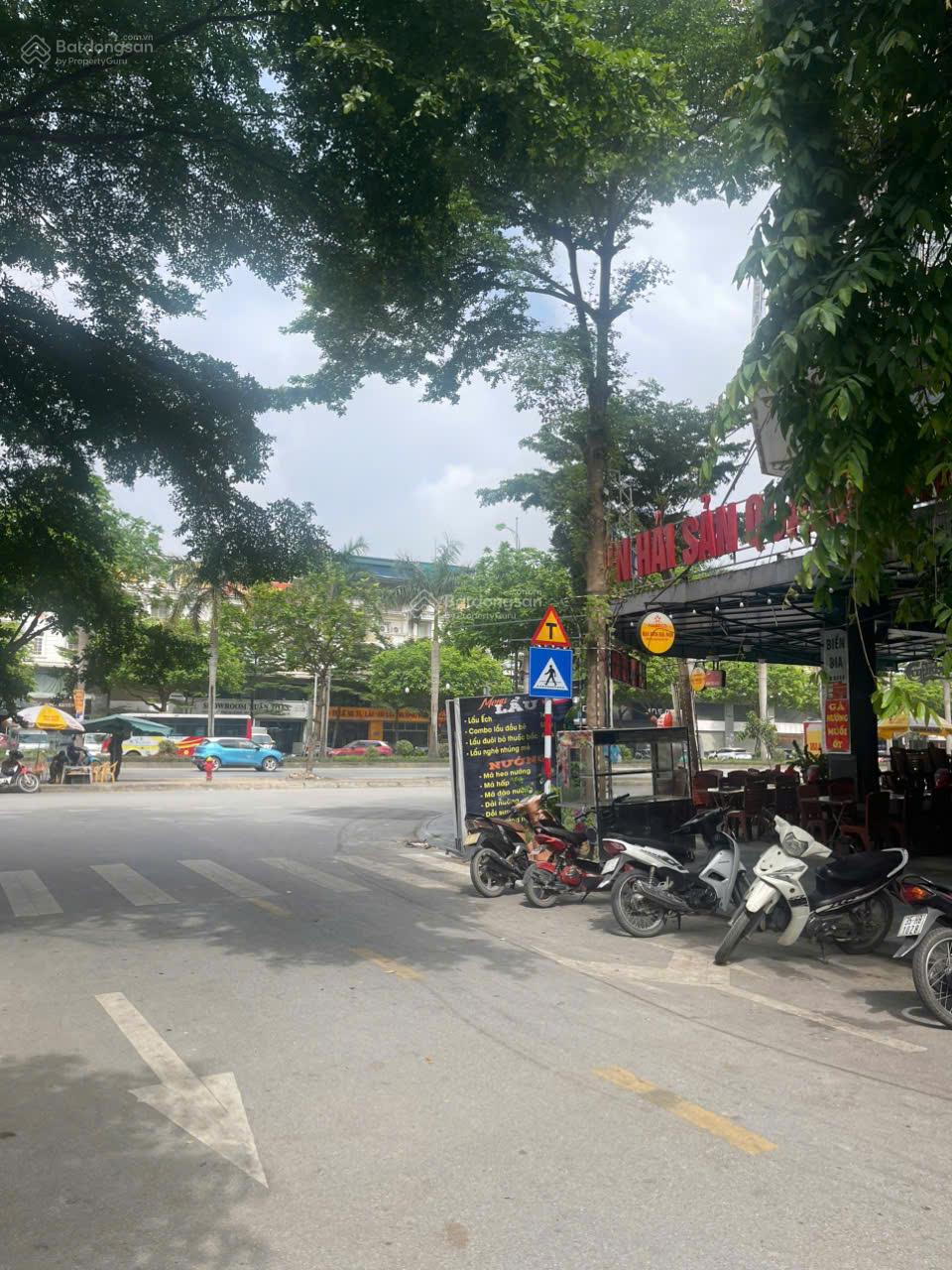 Chính chủ cần bán nhà vườn khu C Geleximco, cách mặt đường Lê Trọng Tấn chỉ 30m kinh doanh cực tốt