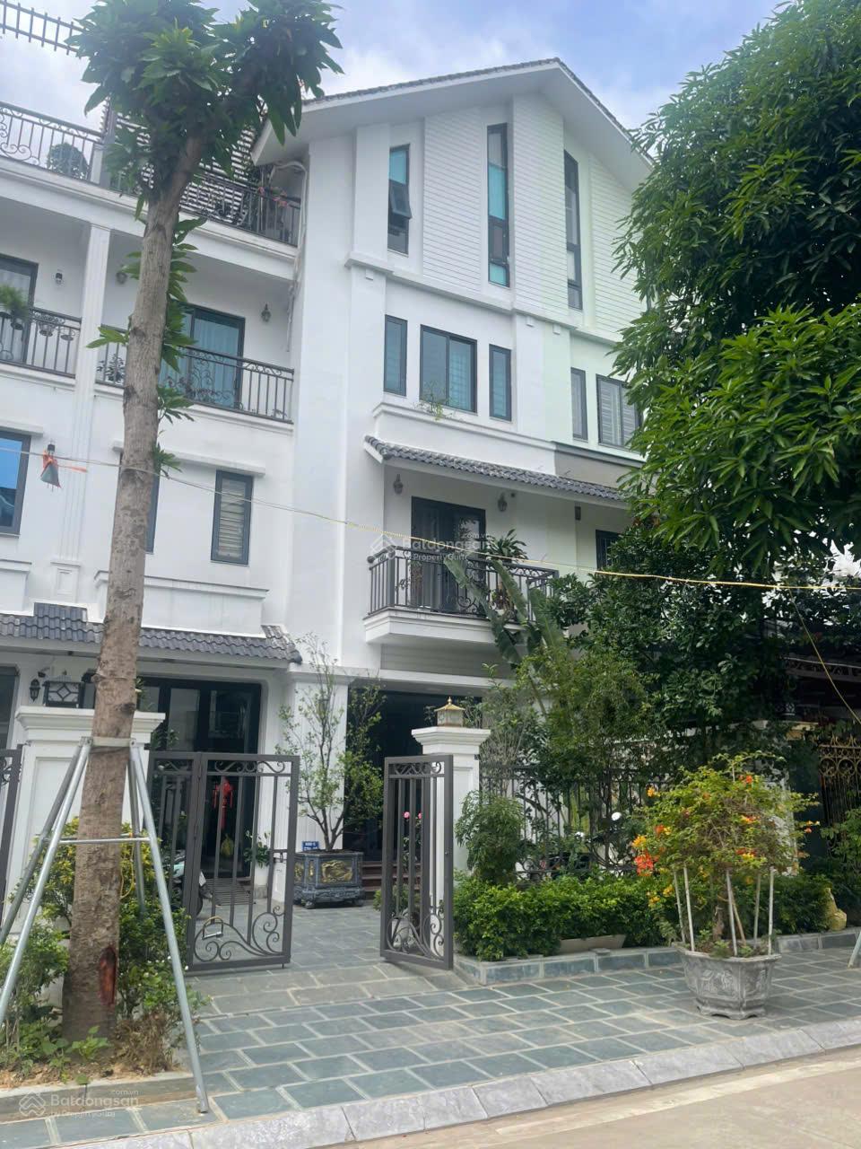 Chính chủ cần bán nhà vườn khu C Geleximco, cách mặt đường Lê Trọng Tấn chỉ 30m kinh doanh cực tốt
