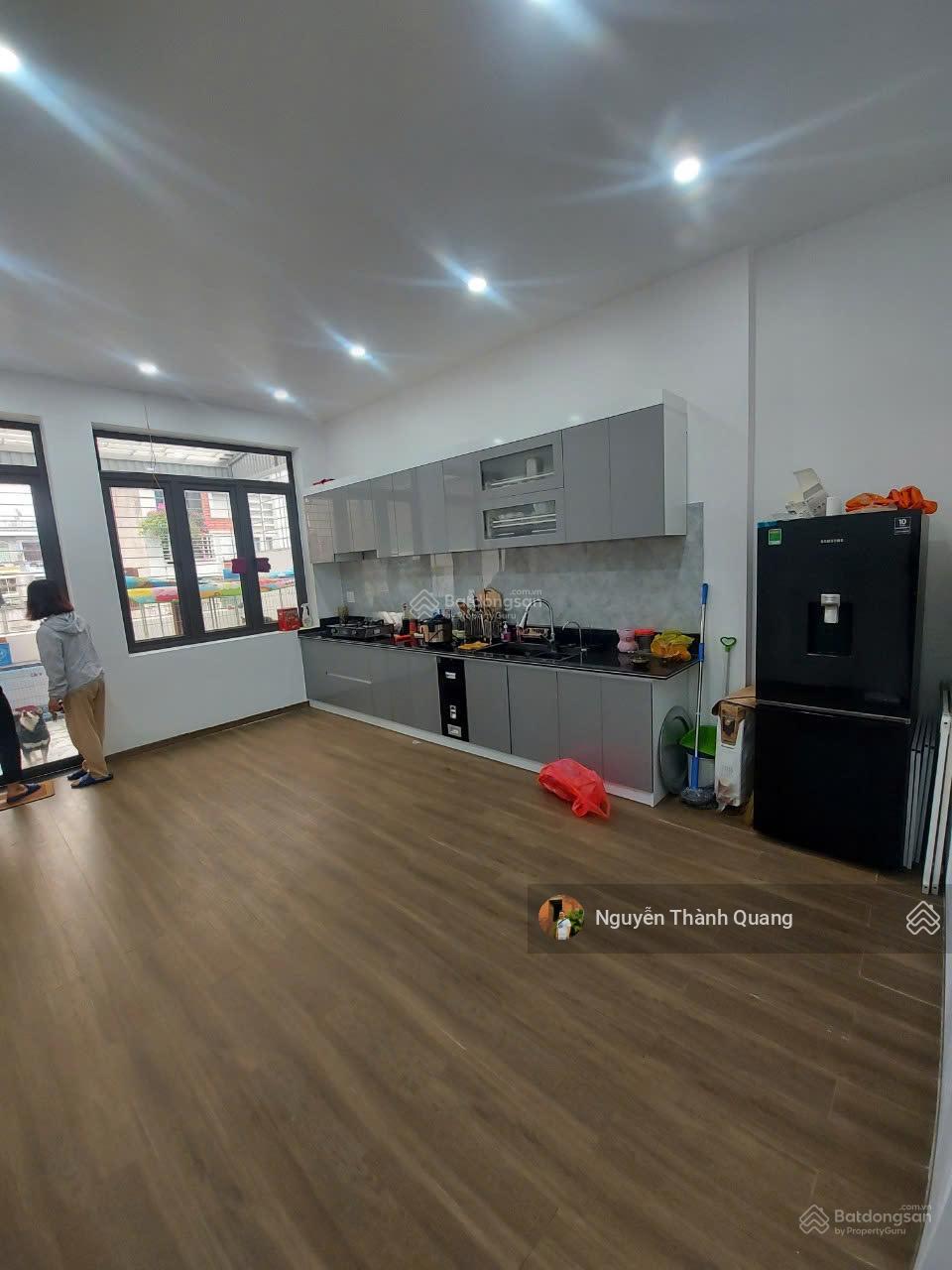 Bán nhà mặt đường Hoàng Minh Thảo, Lê Chân, Hải Phòng. DT 104m2 ngang rộng hơn 4m