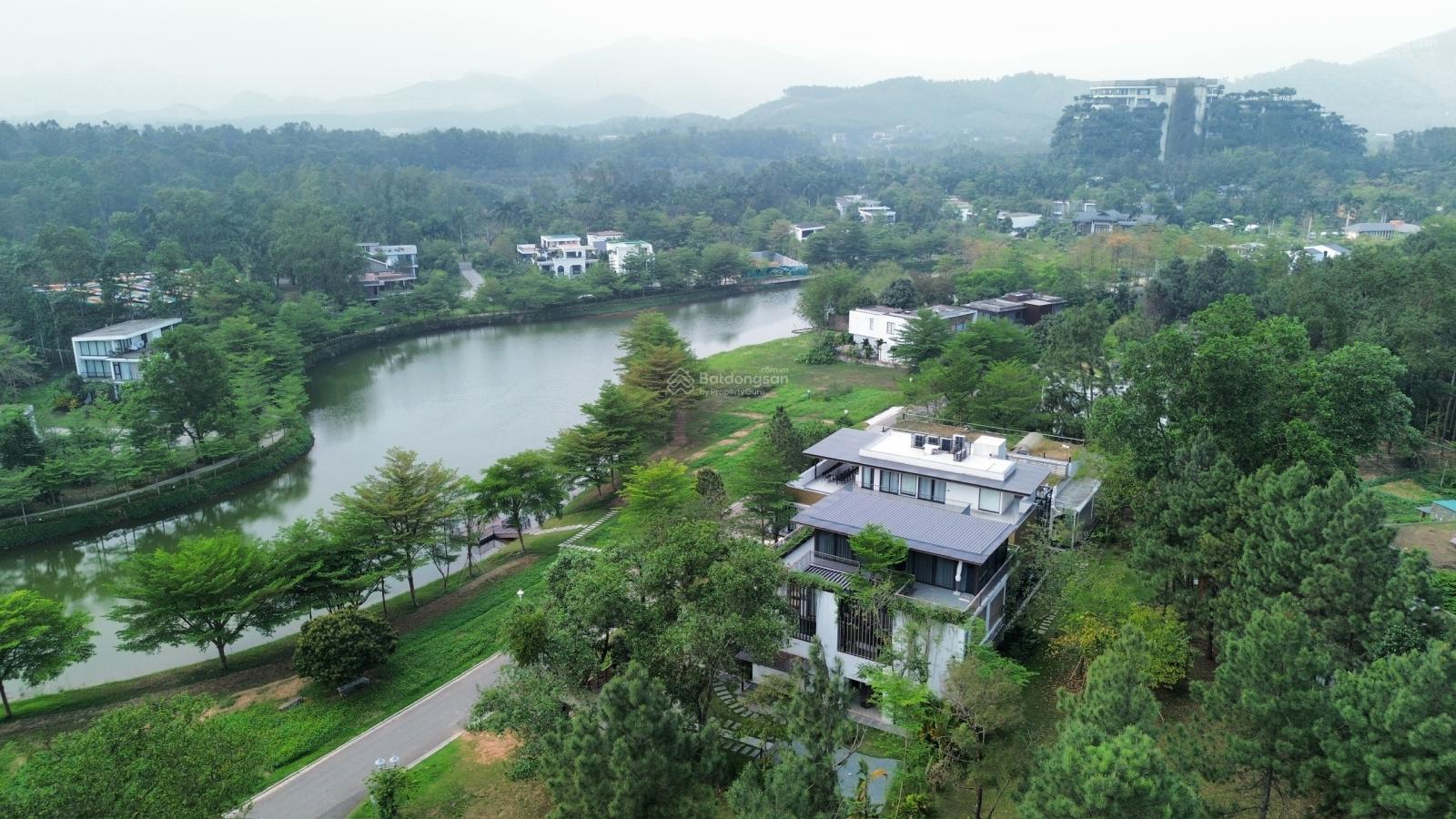 Biệt thự mặt hồ Thiên Yến, căn góc 3 mặt thoáng, tổng sử dụng 600m2 ngay tại Flamingo Đại Lải