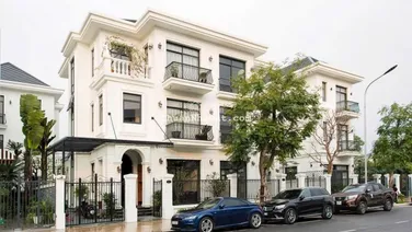 Tôi có 4 căn ngoại giao rẻ hơn TT 15% cạnh công viên cạnh hồ đường rộng(Mua lãi luôn 15%) 4 căn VIP