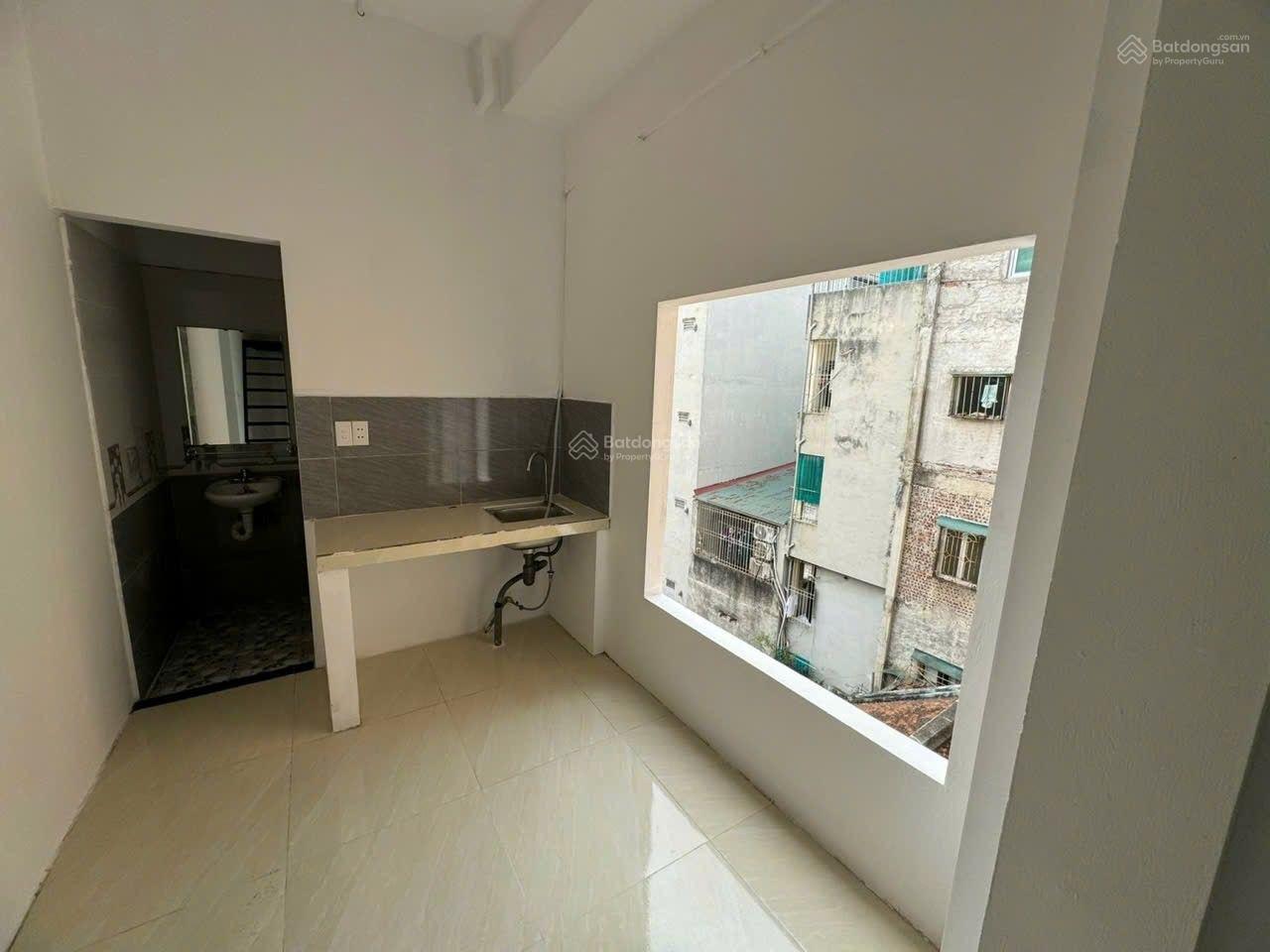 Tòa nhà dòng tiền phố Phùng Khoang 68m2 x 7 tầng, MT 3m, giá 14.2 tỷ dòng tiền 75tr/tháng, 16 phòng