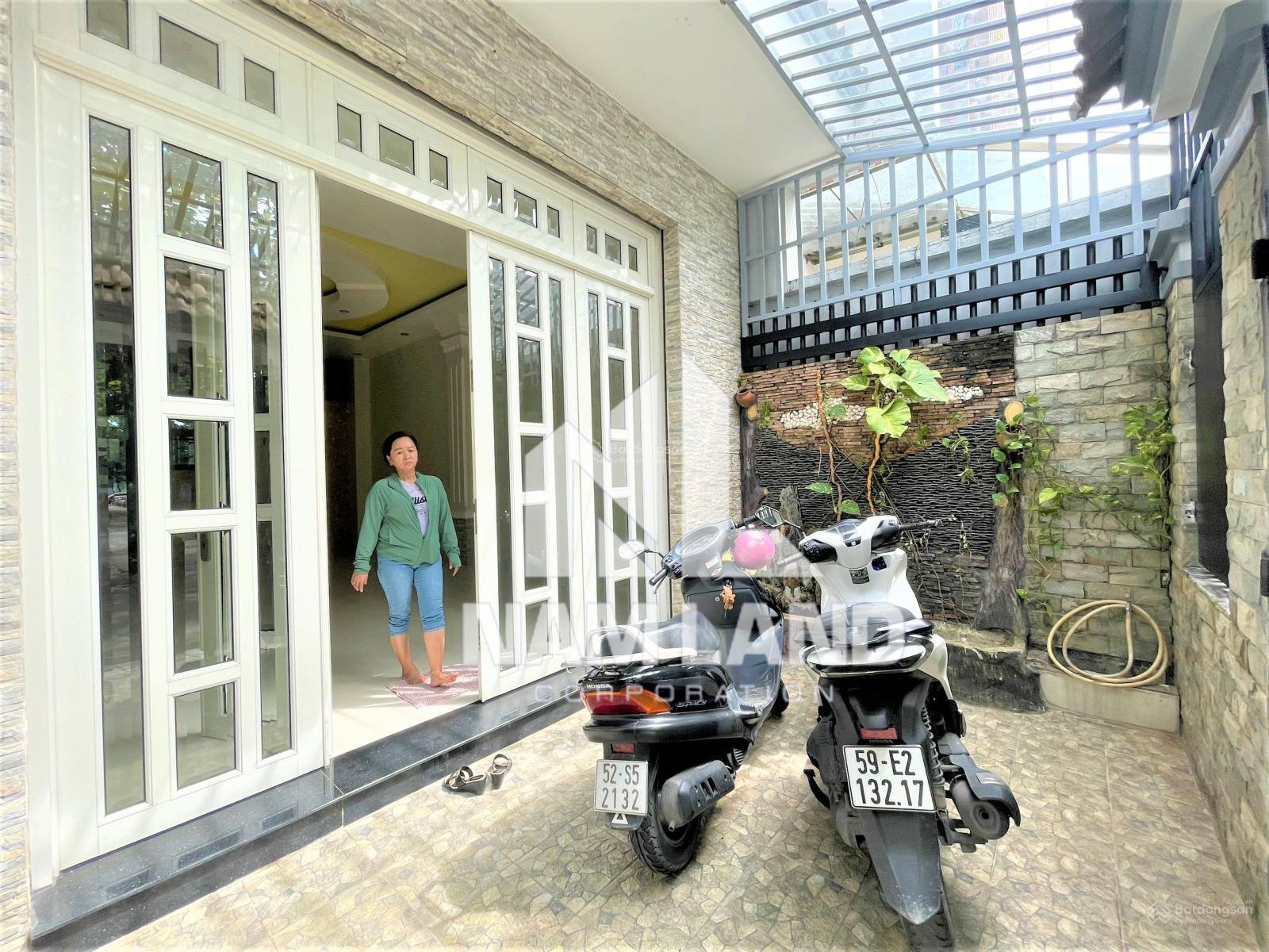 Cho thuê nhà hướng Đông Nam gần UBND phường An Phú trệt 3 lầu 5 phòng lớn để làm văn phòng công ty