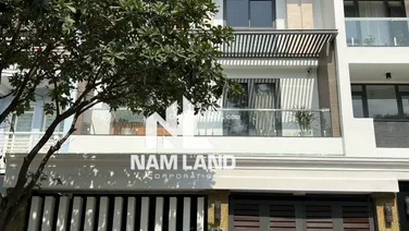 Cho thuê nhà hướng Đông gara 3 lầu 4 phòng có nội thất để ở gia đình, văn phòng kết hợp tại An Phú