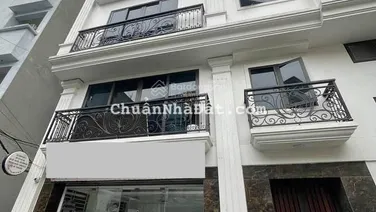 Bán tòa nhà văn phòng, kết hợp cho thuê căn hộ, lô góc ô tô tránh trung tâm Cầu Giấy