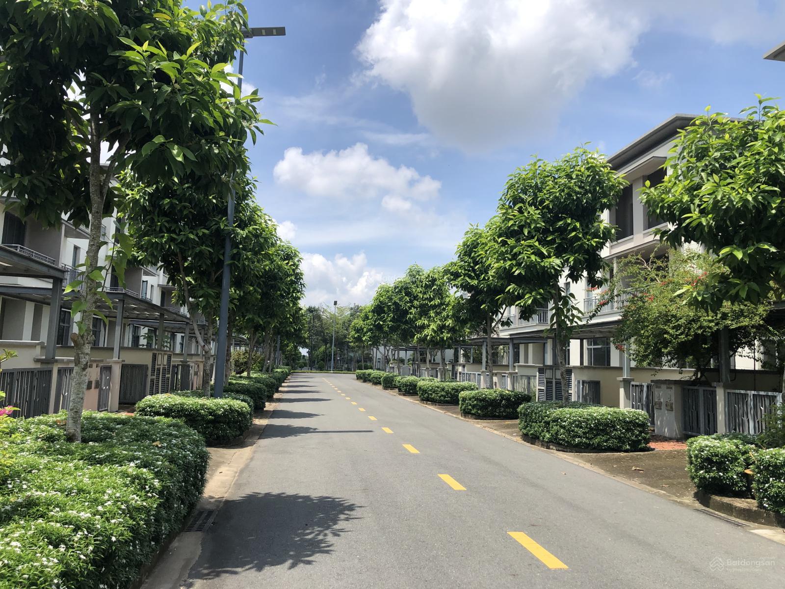 Bán căn nhà phố Small, Swanpark Đông Sài Gòn cách sân bay Quốc Tế Long Thành 12km