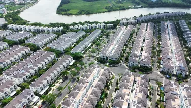 Bán căn nhà phố Lavila Phước Kiển Nhà Bè, nhà full nội thất, 1trệt 2 lầu, giá tốt nhất thị trường