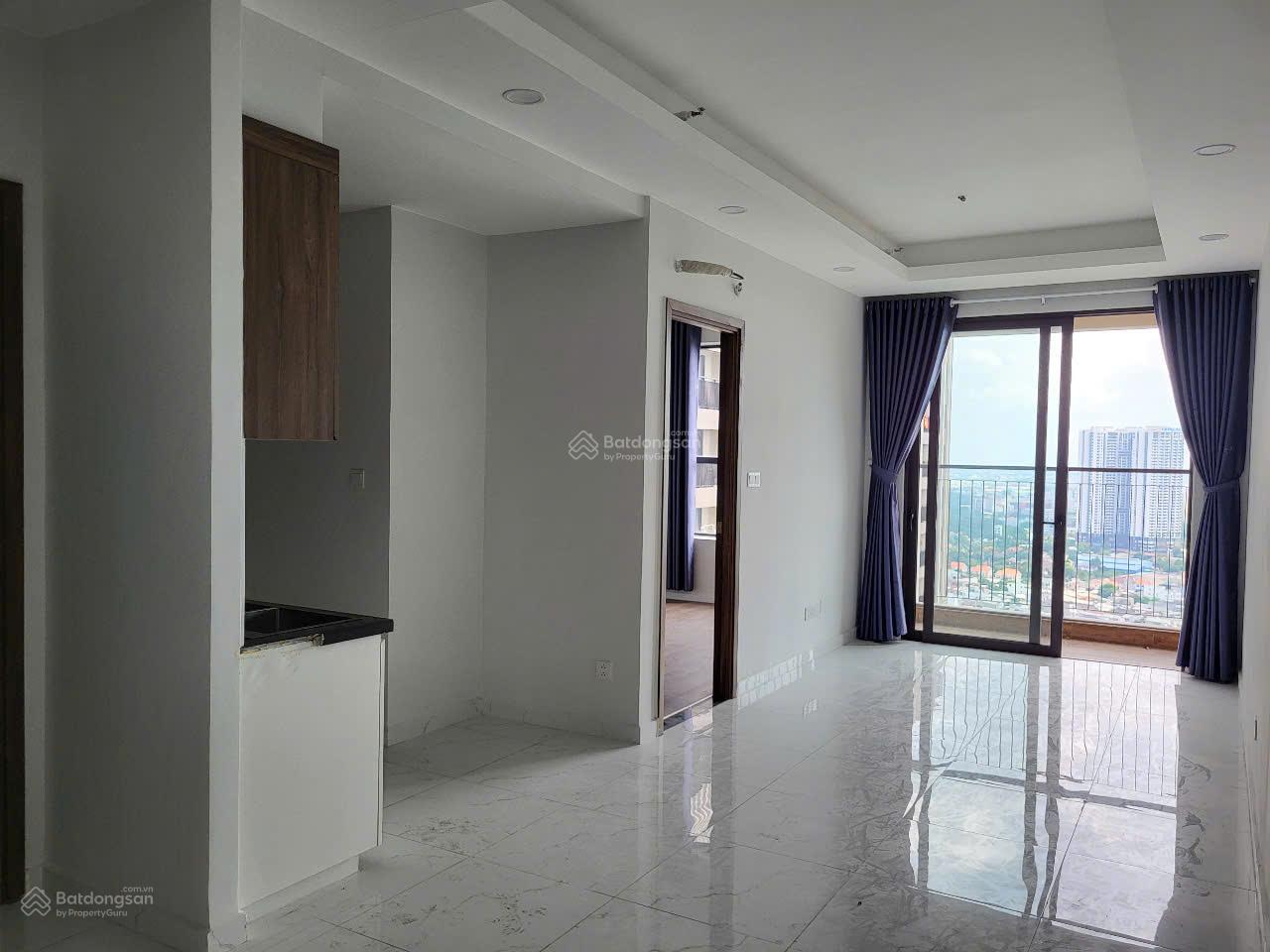 Bán căn hộ 2 phòng ngủ view hồ bơi, hướng Bắc cực mát, có sẵn sổ hồng, gần Vsip1