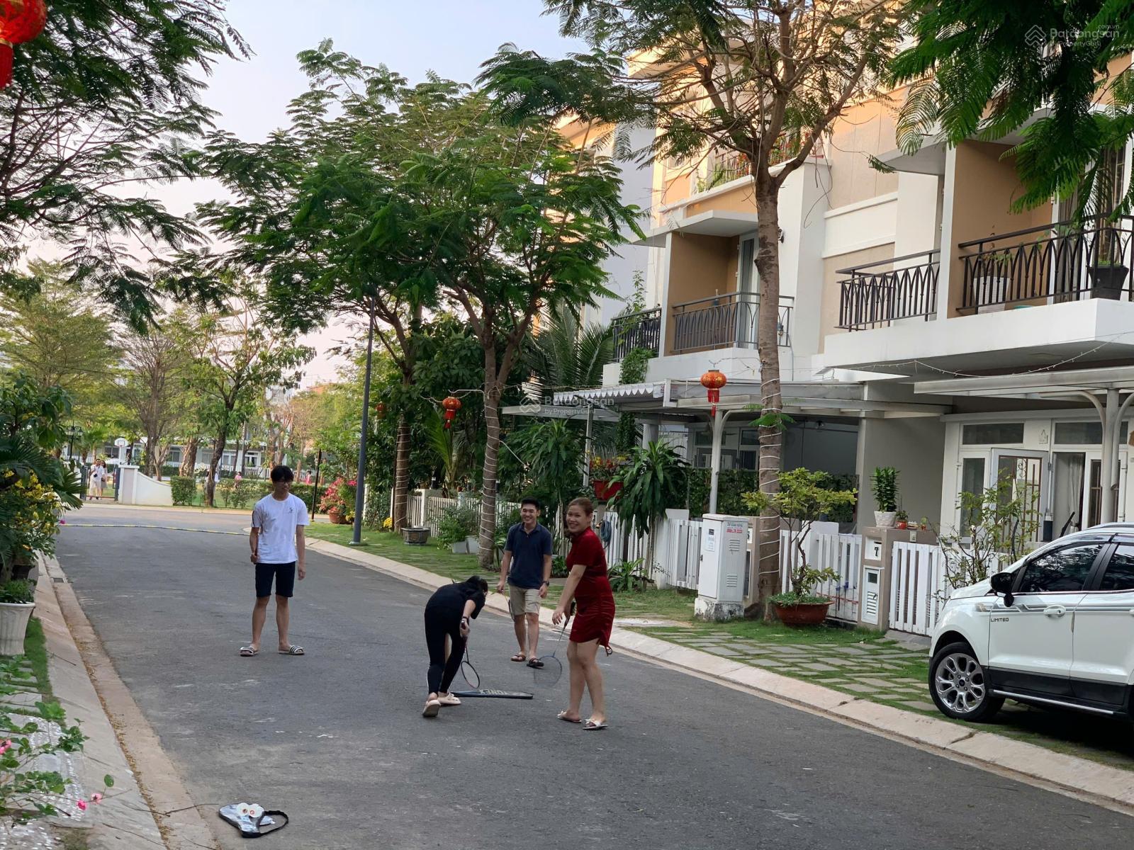 Bán gấp nhà phố KDC Lovera Park Phong phú 4 mặt tiền Trịnh Quang Nghị. DT 5x16m 1Tr 2 lầu. Giá 8ty