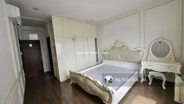 Bán căn trục 10 tòa 176 5.6 tỷ.73m2 trên sổ.
