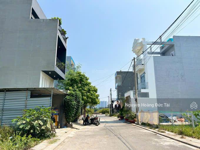 Cần tiền CB cho mẹ tôi bán gấp lô đẹp 80m2/ 2Tỷ590tr , KDC Việt Nhân P. Trường Thạnh Q9, SHR, XDTD