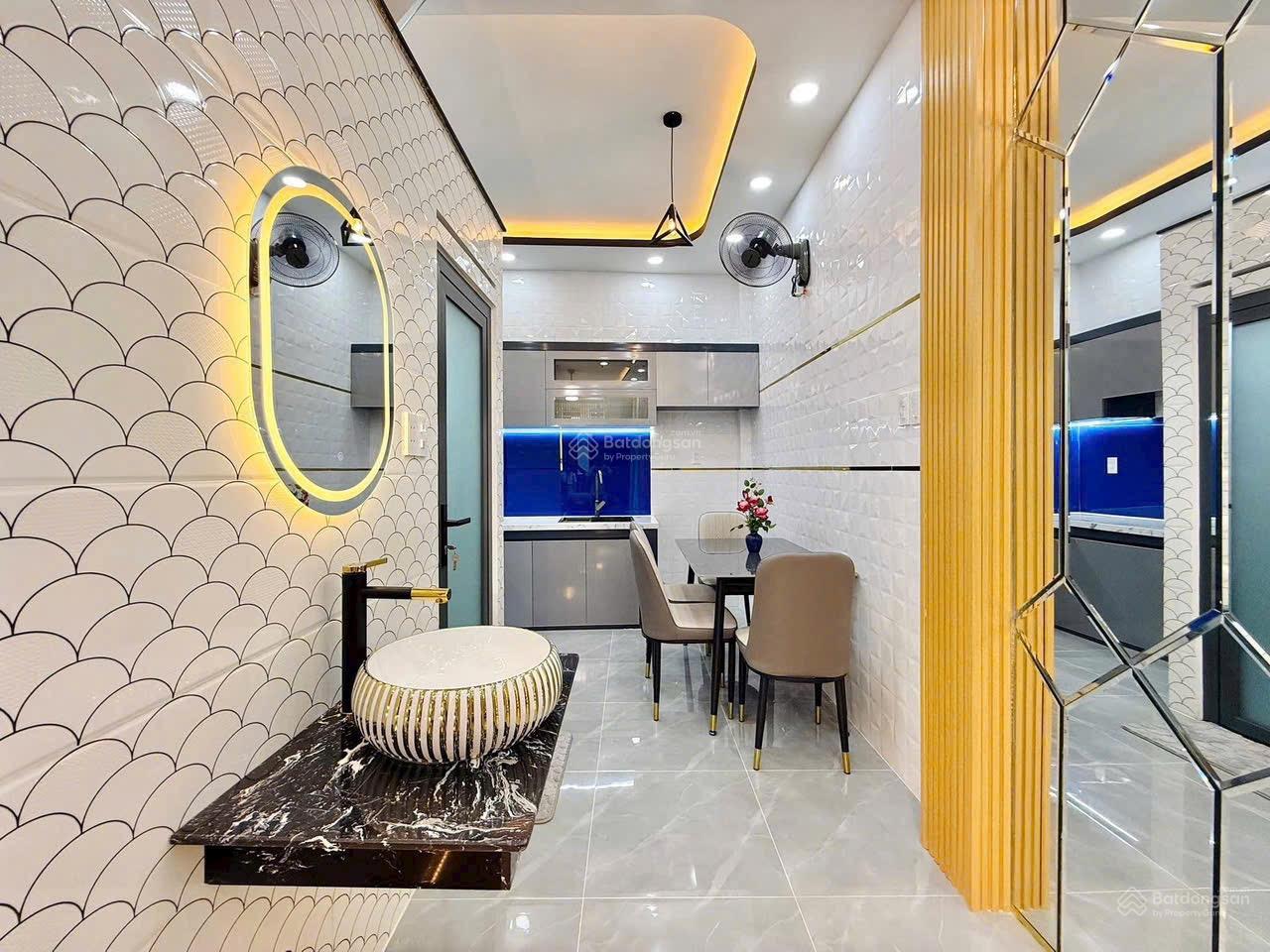 Chính chủ bán gấp nhà 45m2 HXH Nguyễn Kiệm, P3, Gò Vấp, Giá 1tỷ950, nhà đang trống, sổ hồng riêng Chính chủ bán gấp nhà 45m2 HXH Nguyễn Kiệm, P3, Gò Vấp, Giá 1tỷ950, nhà đang trống, sổ hồng riêng