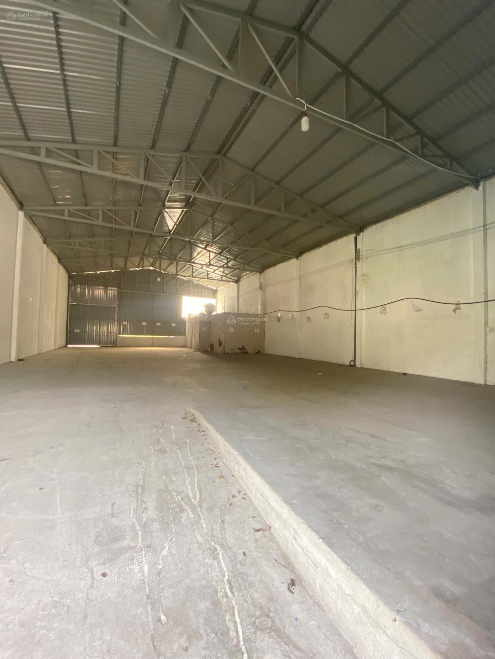 Chủ xuất ngoại cần bán gấp kho 1000m2 đường container giá rẻ