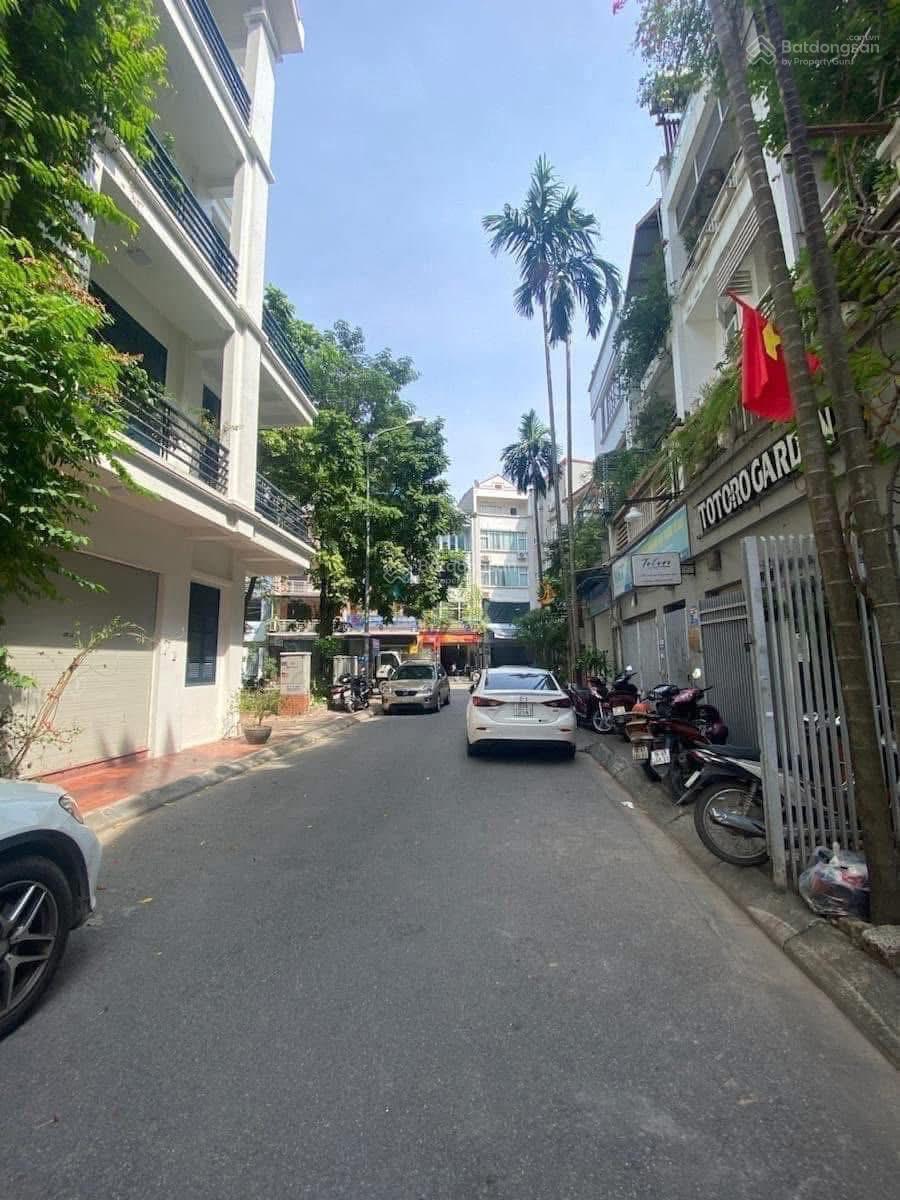 Chủ nhà gửi bán nhà phố Trung Kính: 65m2, 7 tầng, MT: 5m. Giá:35tỷ. LH: 0888 999 ***