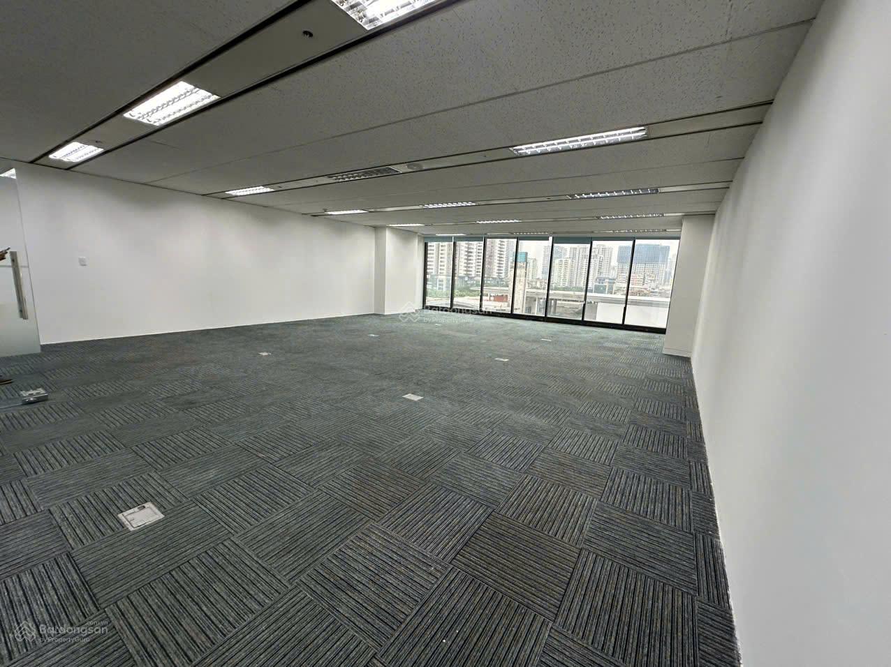 Cho thuê văn phòng Tòa nhà Fafim 19 Nguyễn Trãi, dt 141m2 và 139m2 giá thuê 280k/m2/th