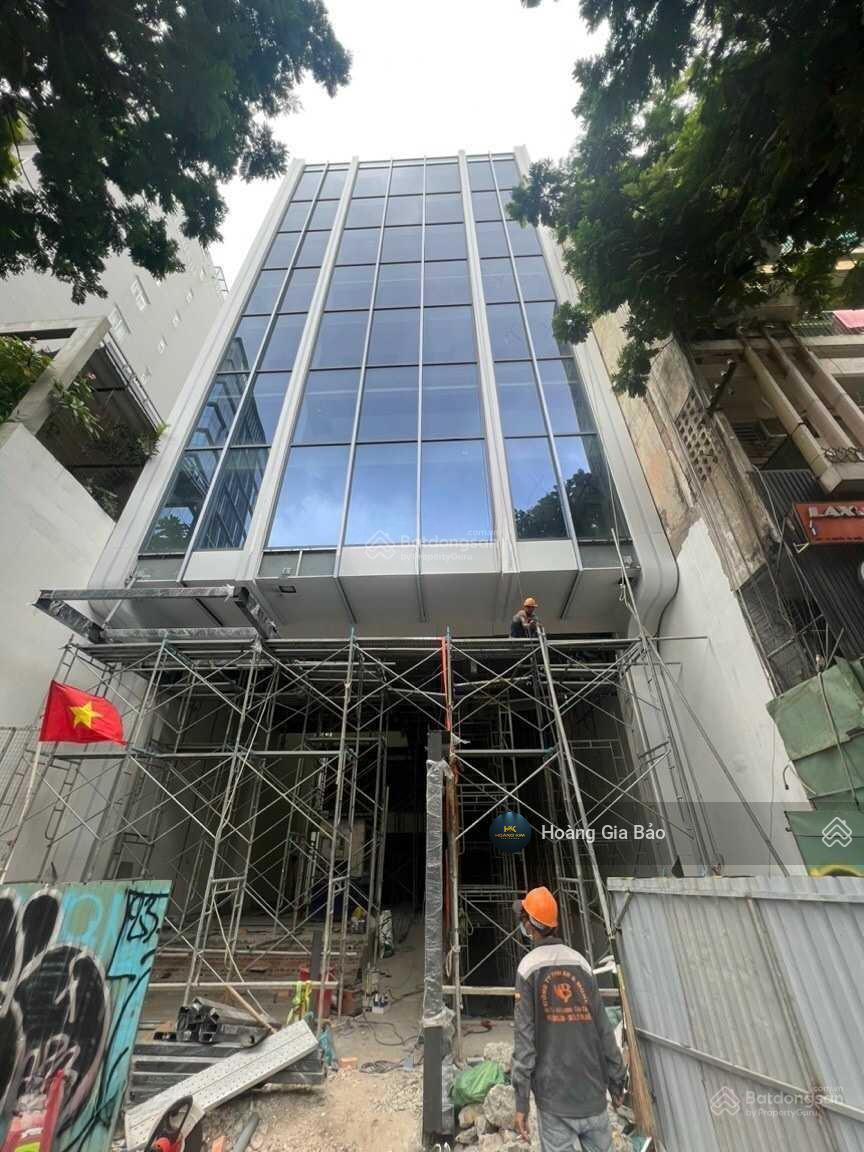 Cho thuê nhà mới xây Phổ Quang, P.2, Q.TB, DT: 7x20m, Hầm 6 tầng, thang máy cuối nhà