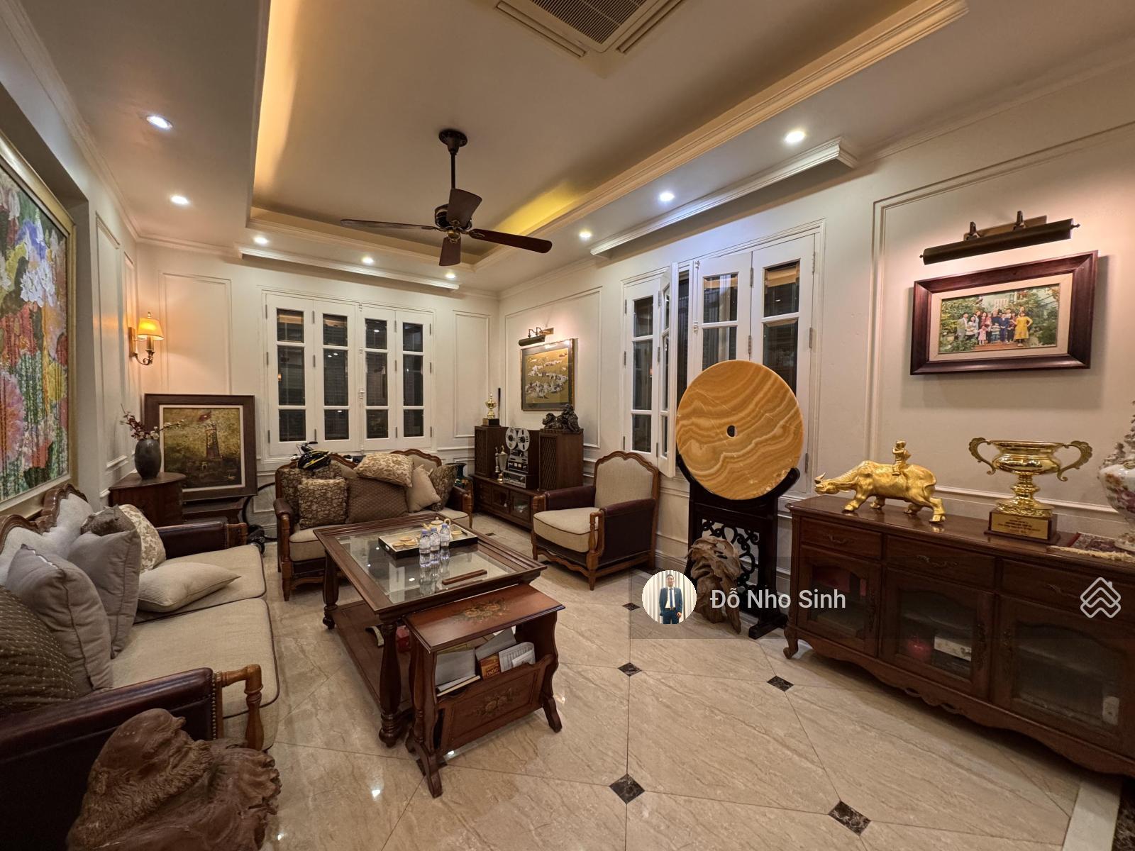 Bán gấp biệt thự KĐT Văn Quán - Hà Đông - Diện tích 188m2 - 4 tầng - mặt tiền 10m - giá chỉ 42 tỷ