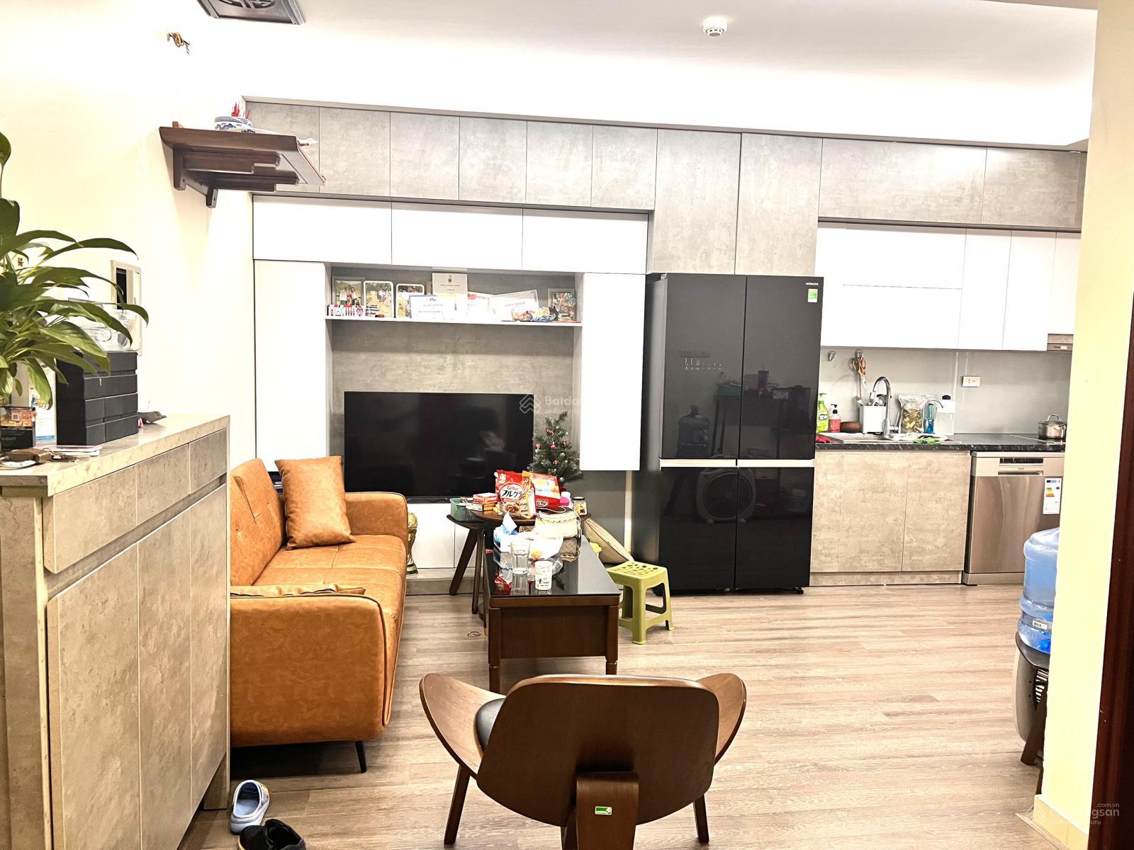 Chị gái em cần chuyển nhượng lại căn 2PN 70m2 KĐT Nam Cường chỉ 5,2 tỷ NT đầy đủ ạ