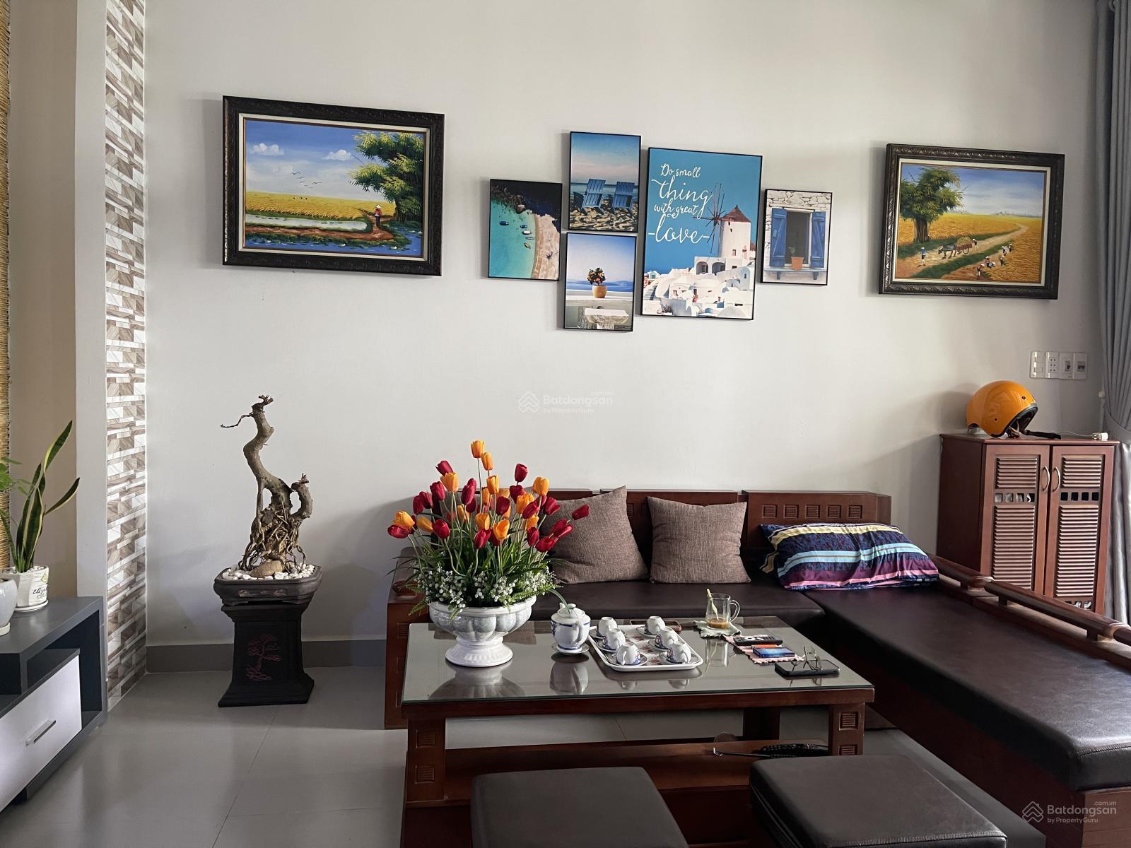 Căn nhà 3 tầng 4PN sát biển Cửa Đại, diện tích rộng rãi, có chỗ làm hồ bơi, gió biển mát rượi