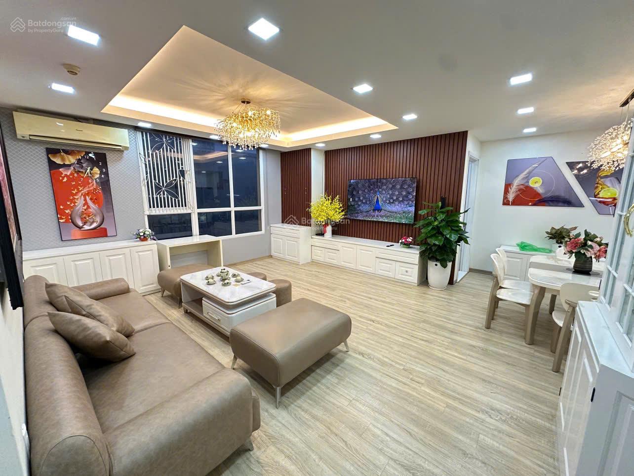 Đổi biệt thự gia đình bán nhanh 3PN tại 2A Vinaconex HTM, 102m2, tầng đẹp, giá 5tỷ8. LH 0384 028 ***