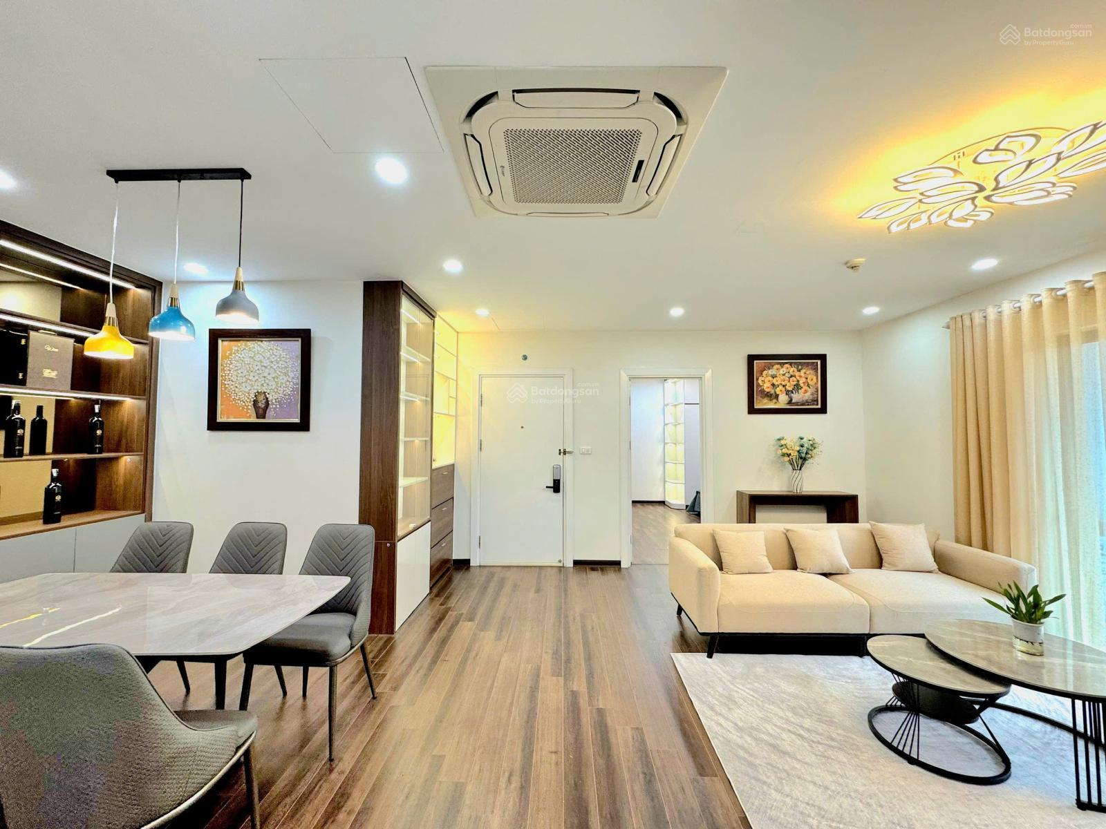 Cam kết đúng giá 7,8 tỷ sở hữu ngay căn 3PN view hồ, DT 100m2 hướng ĐN, Vinhomes D'Capitale TDH