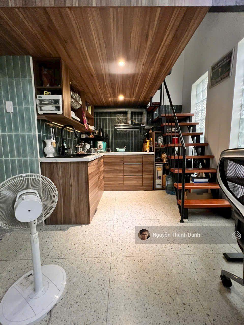 Bán căn nhà 1 trệt 1 lầu 1 lửng P. Sơn Kỳ, Quận Tân Phú, TP HCM. DT 20m2/1,2tỷ . Sổ hồng riêng