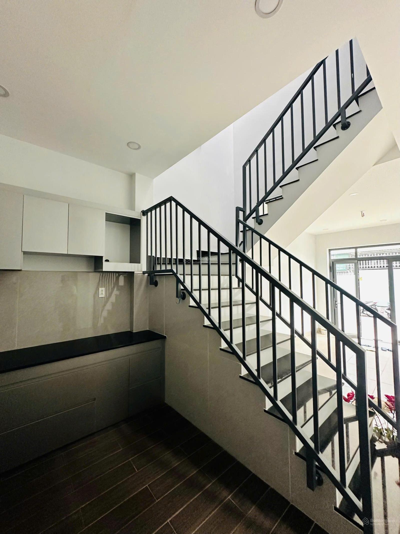 Nhà mới , chủ nhà kẹt tiền cần bán gấp trong tháng 7 này , đã giảm giá 500tr đồng