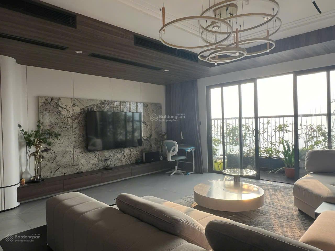 Bán CC BRG The Diamond Residence 10 tỷ, 151m2, view đẹp, đa dạng tiện ích. Giá chất sang xịn mịn Bán CC BRG The Diamond Residence 10 tỷ, 151m2, view đẹp, đa dạng tiện ích. Giá chất sang xịn mịn