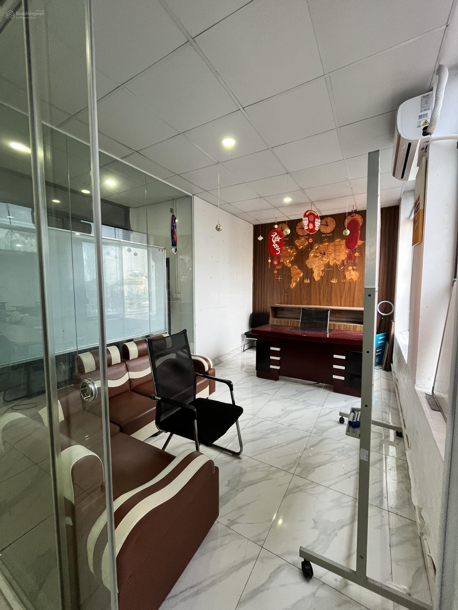 Cho thuê sàn văn phòng 200 m2 tại Làng Việt Kiều Châu Âu, sàn thông mặt tiền rộng vị trí trung tâm Cho thuê sàn văn phòng 200 m2 tại Làng Việt Kiều Châu Âu, sàn thông mặt tiền rộng vị trí trung tâm