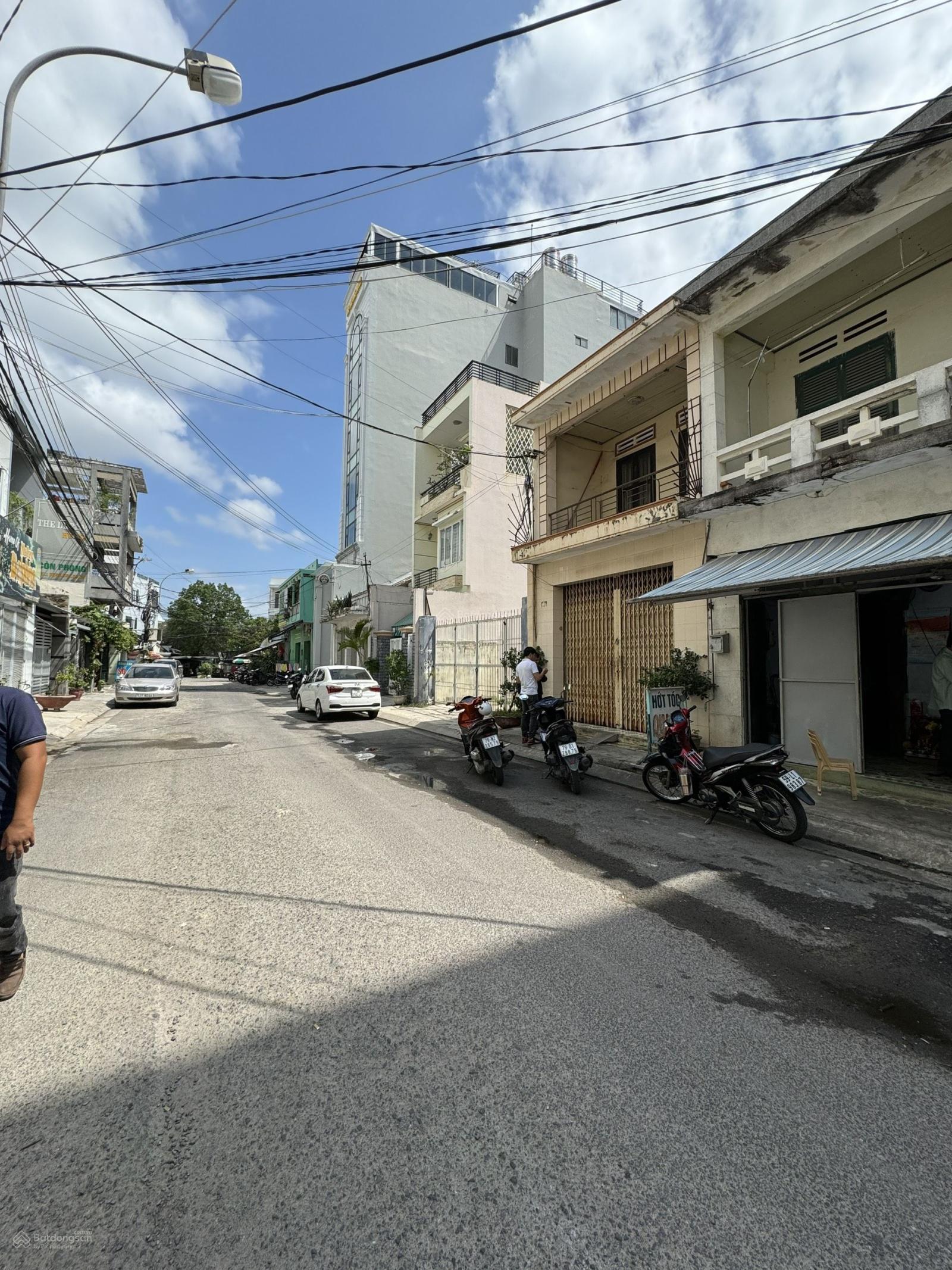 Nhà cấp 4 cũ đường Phan Đình Phùng sát gần Nguyễn Bỉnh Khiêm