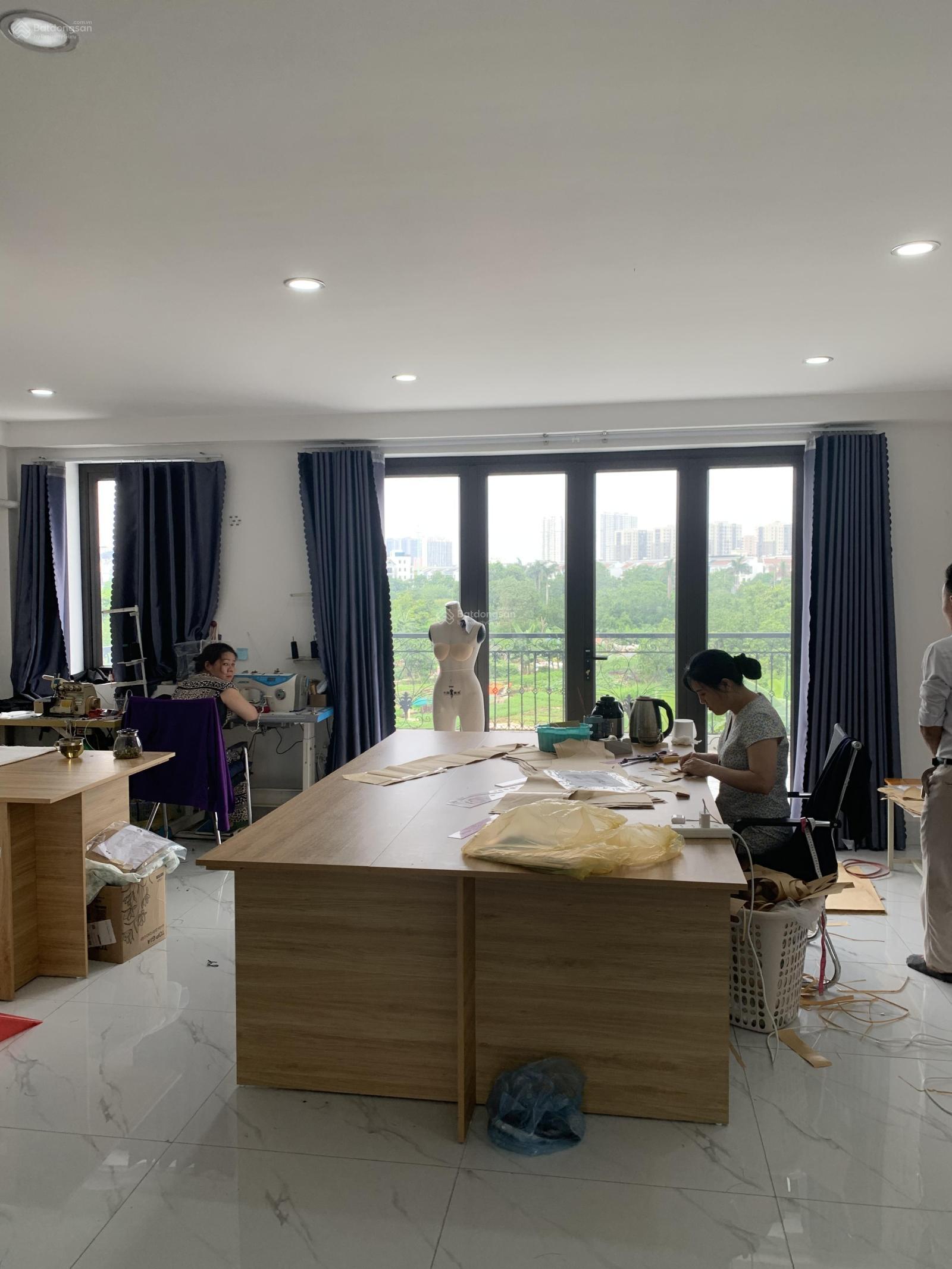 Cho thuê nhà quanh Trịnh Văn Bô. Xuân Phương, xe tải đỗ cửa, thang máy, điều hoà