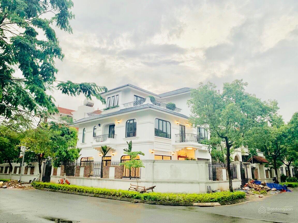 Chính chủ gửi án biệt thự hướng Đông trục chính Hoa Phượng giá chỉ 145tr/m2. Call em 0928 036 ***