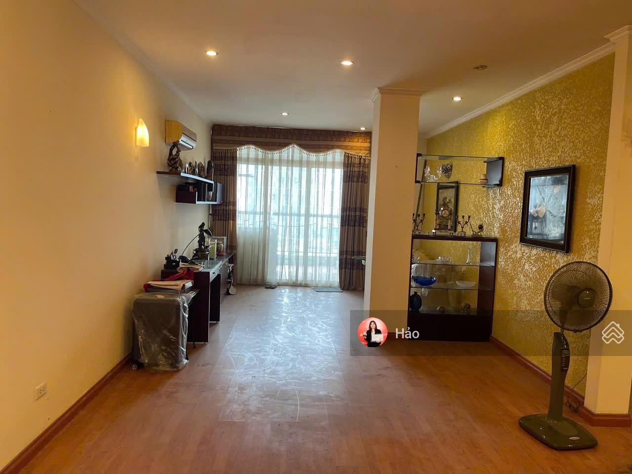Bán căn hộ chung cư 71 Nguyễn Chí Thanh -Vườn Xuân. dt 94m2, 2PN,2VS. Giá 7.6 tỷ. tầng cao, thoáng