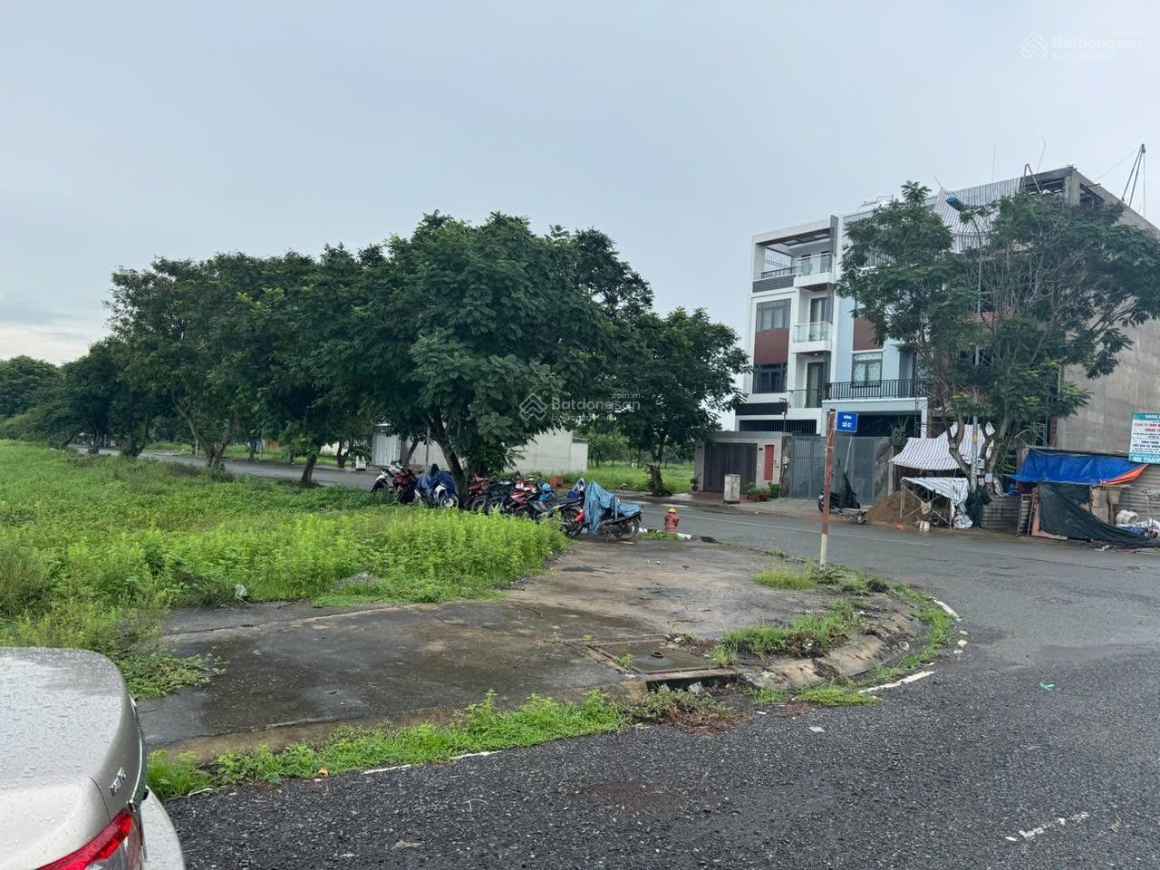 Bán gấp đất KDC An Phú Tây đường 20m DT 105m2 (5x21m). Giá 4.7 tỷ LH em Hương Bán gấp đất KDC An Phú Tây đường 20m DT 105m2 (5x21m). Giá 4.7 tỷ LH em Hương